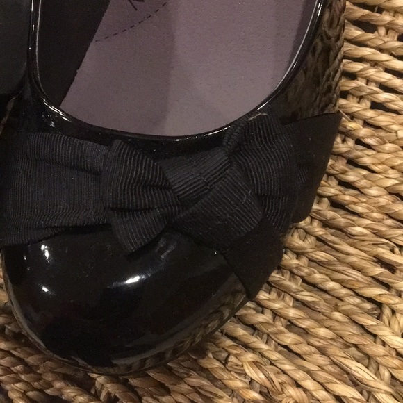 Patent leather spool heeled 2” shoes - Picture 2 of 4